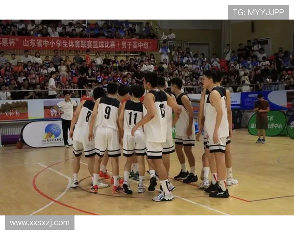 篮球点燃青春激情展现团队力量谱写拼搏与梦想的壮丽篇章