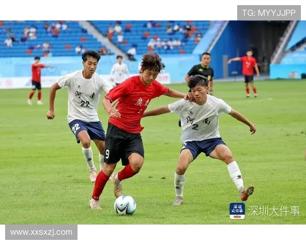 赛后分析:深圳足球队与上海足球队的战术意识与表现对比 赛后分析:深圳足球队与上海足球队的战术意识与表现对比