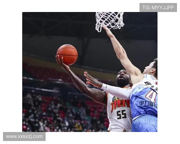 塔里伊森展现惊人潜力助力球队冲击季后赛荣耀之路